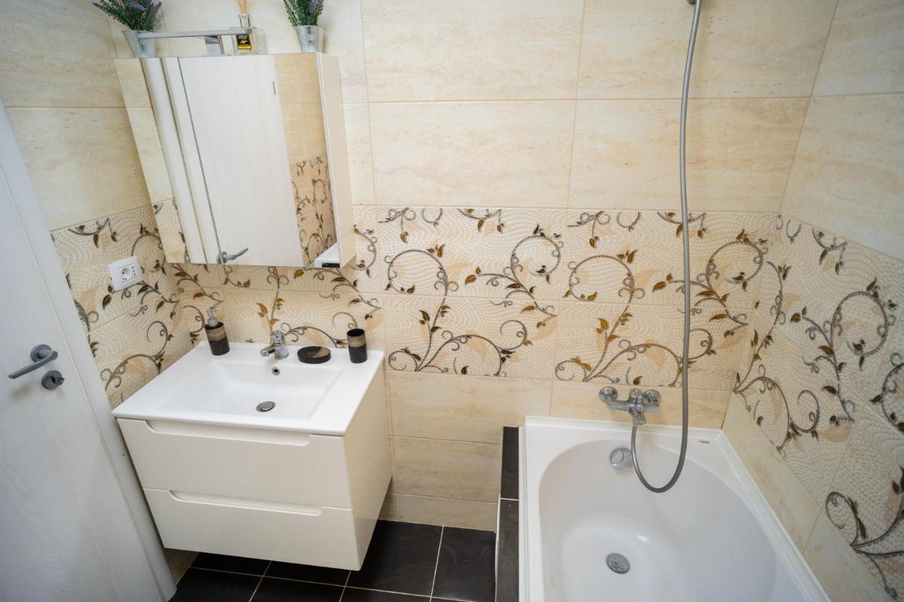 Carol Park Paradise Apartment Bukarest